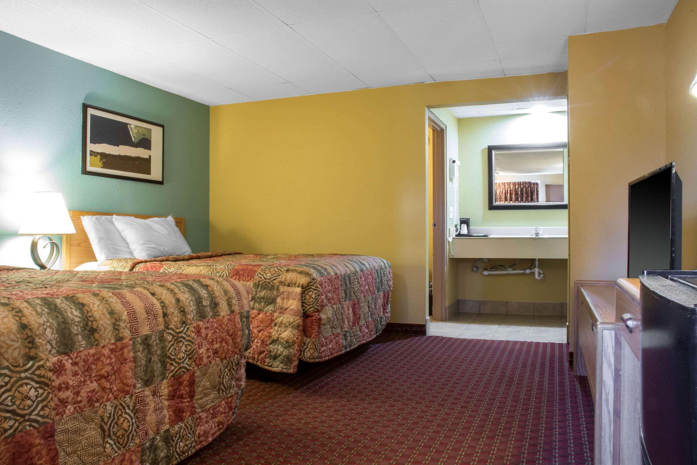 อีโคโน ลอดจ์ แบรดฟอร์ด Hotel ภายนอก รูปภาพ